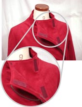 マジックテープを使った工夫が施された服