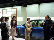 【写真】リーダーズと佐々木代表