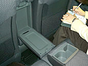 yʐ^z2ڃA[Xg̃Jbvz_[ƃe[uɕϐg1ڃA[Xg