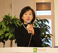 2004 C[EE[} Iu U C[  ܎